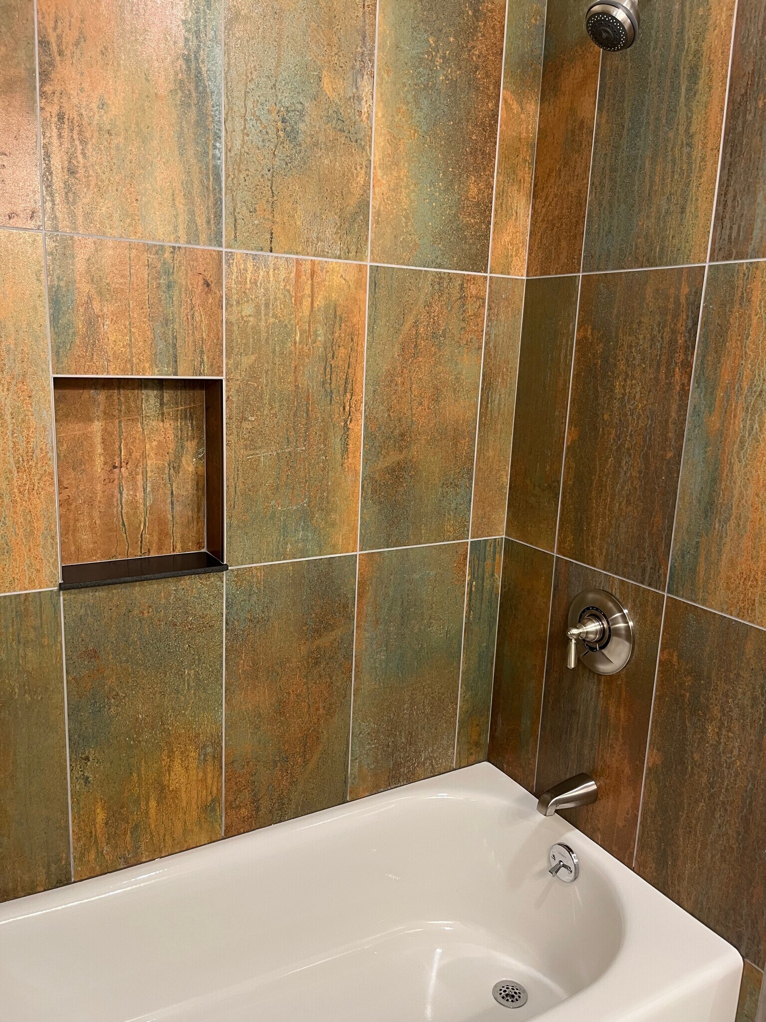 Bathroom 1 tub/shower - 88 Putnam Ave