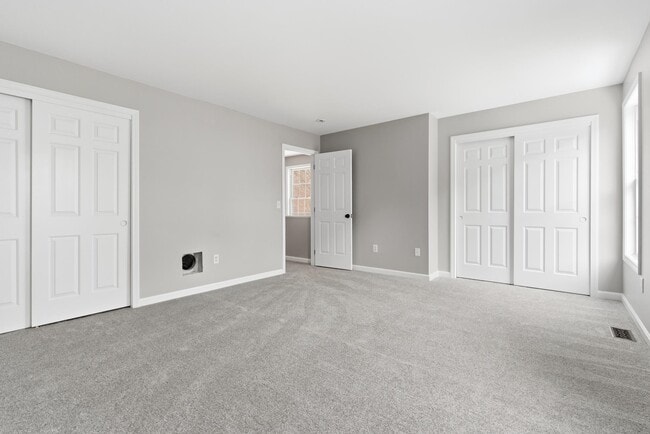 Building Photo - 6 Mulberry Ln