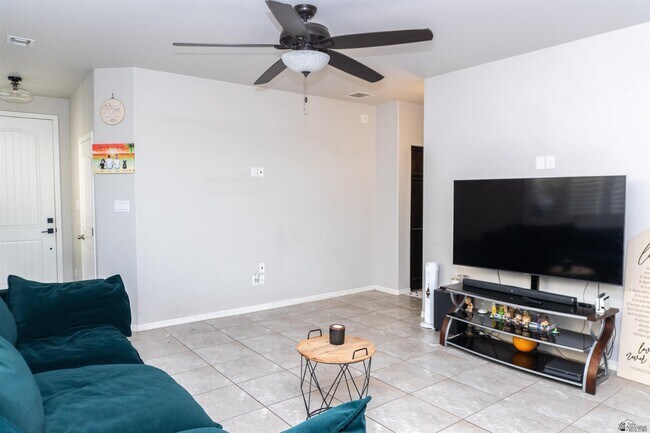 Building Photo - 6722 E 35th St