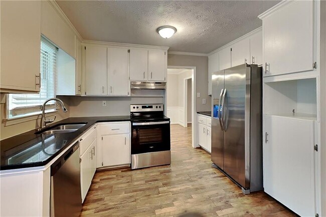 Building Photo - 400 Ansley Dr
