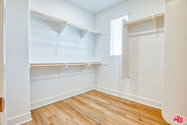 Building Photo - 5603 Kate Way