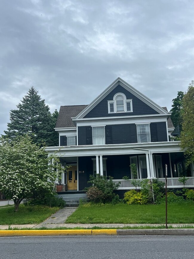 Building Photo - Charming 3 bedroom home in Carlisle