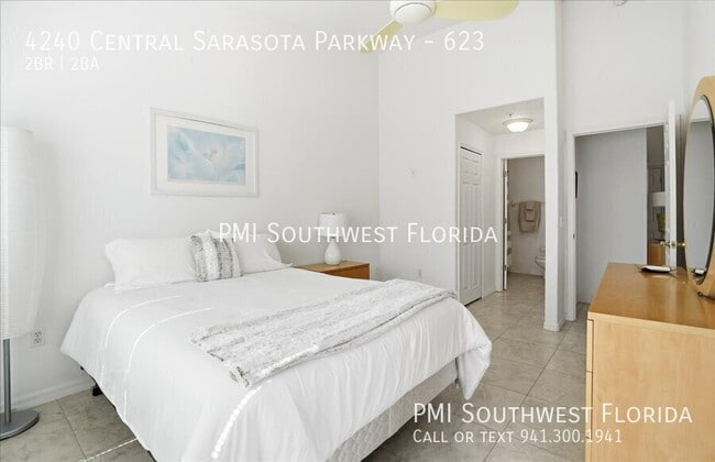 Building Photo - 4240 Central Sarasota Pkwy