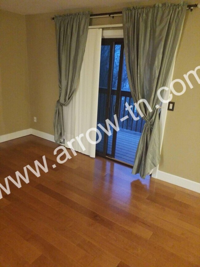 Building Photo - Great 1 bedroom, 1 bathroom condo in the h...