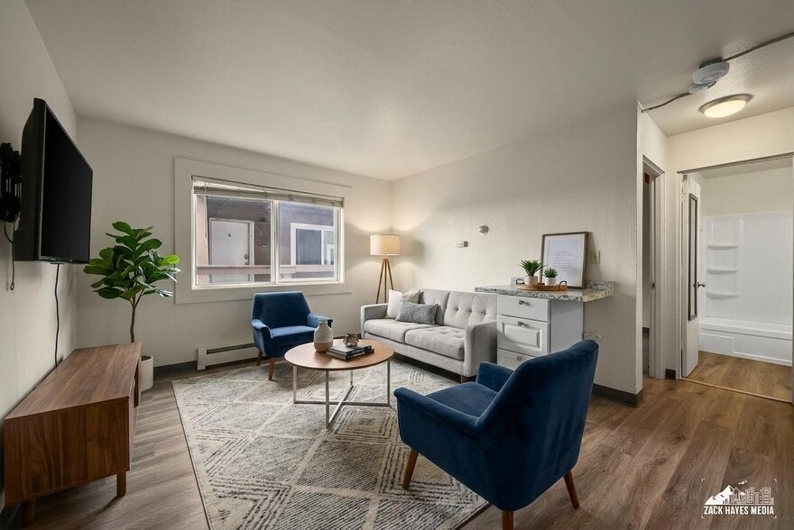 Building Photo - 618 Gambell St