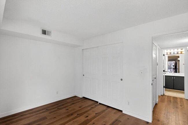 Building Photo - 2575 S Syracuse Way