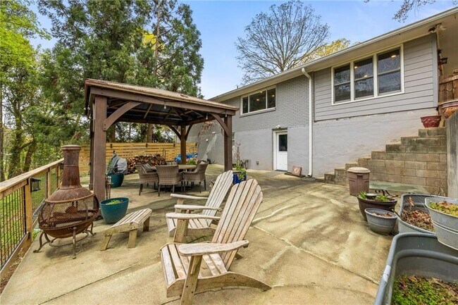 Building Photo - 2341 Elmwood Cir SE