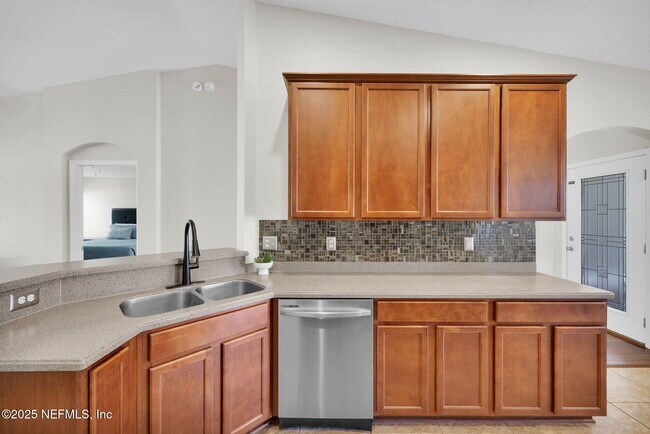 Building Photo - 16301 Magnolia Grove Way
