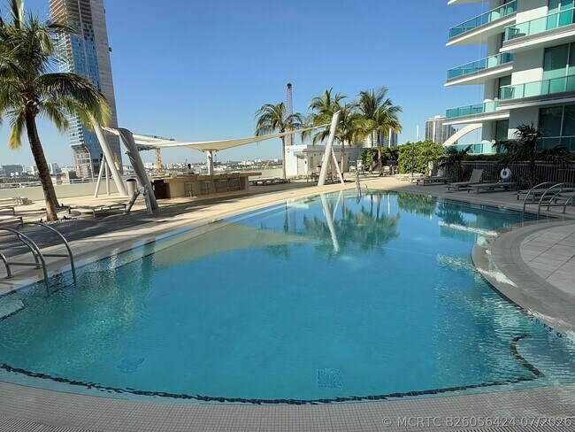 Building Photo - 900 Biscayne Blvd
