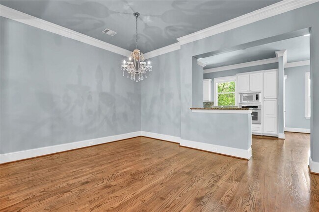 Building Photo - 4631 Regent Manor Dr