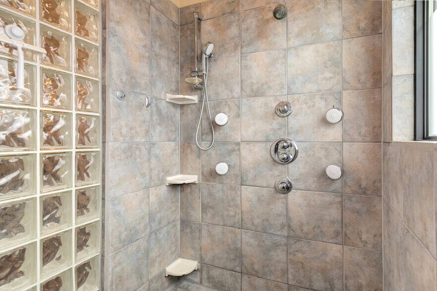 Building Photo - 1942 S Routt Ct