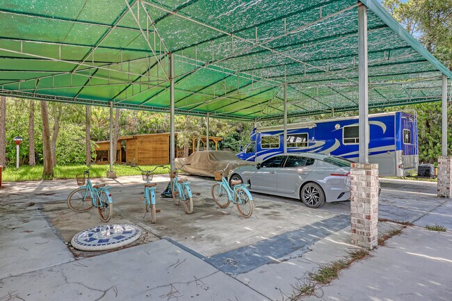 Building Photo - 10780 Anderson Ln