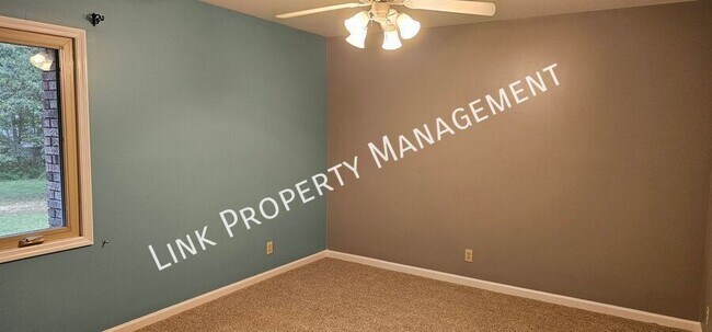 Building Photo - 7701 Elizabeth Way Dr
