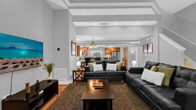 Building Photo - 14590 Damai Ln