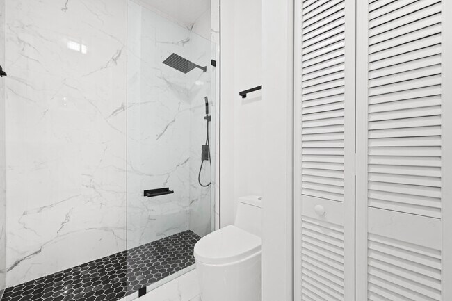 Building Photo - 1209 Olympic Cir