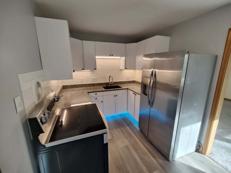 Building Photo - 2473 Lake Ave