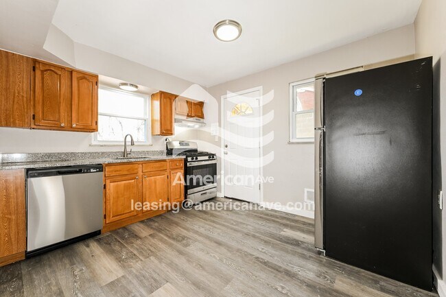 Building Photo - 1727 Wesley St