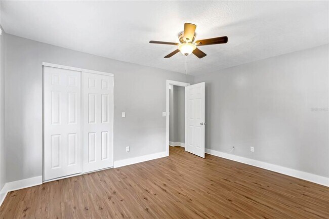 Building Photo - 1403 E Gore St