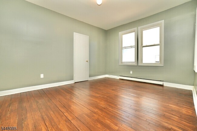 Building Photo - 39 Unity Ave