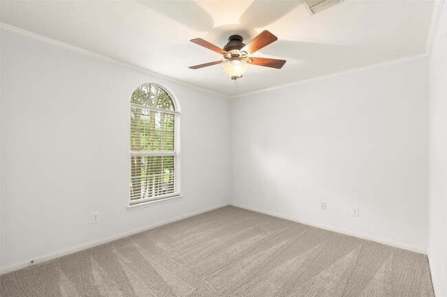 Building Photo - 2111 Blue Water Bay Dr