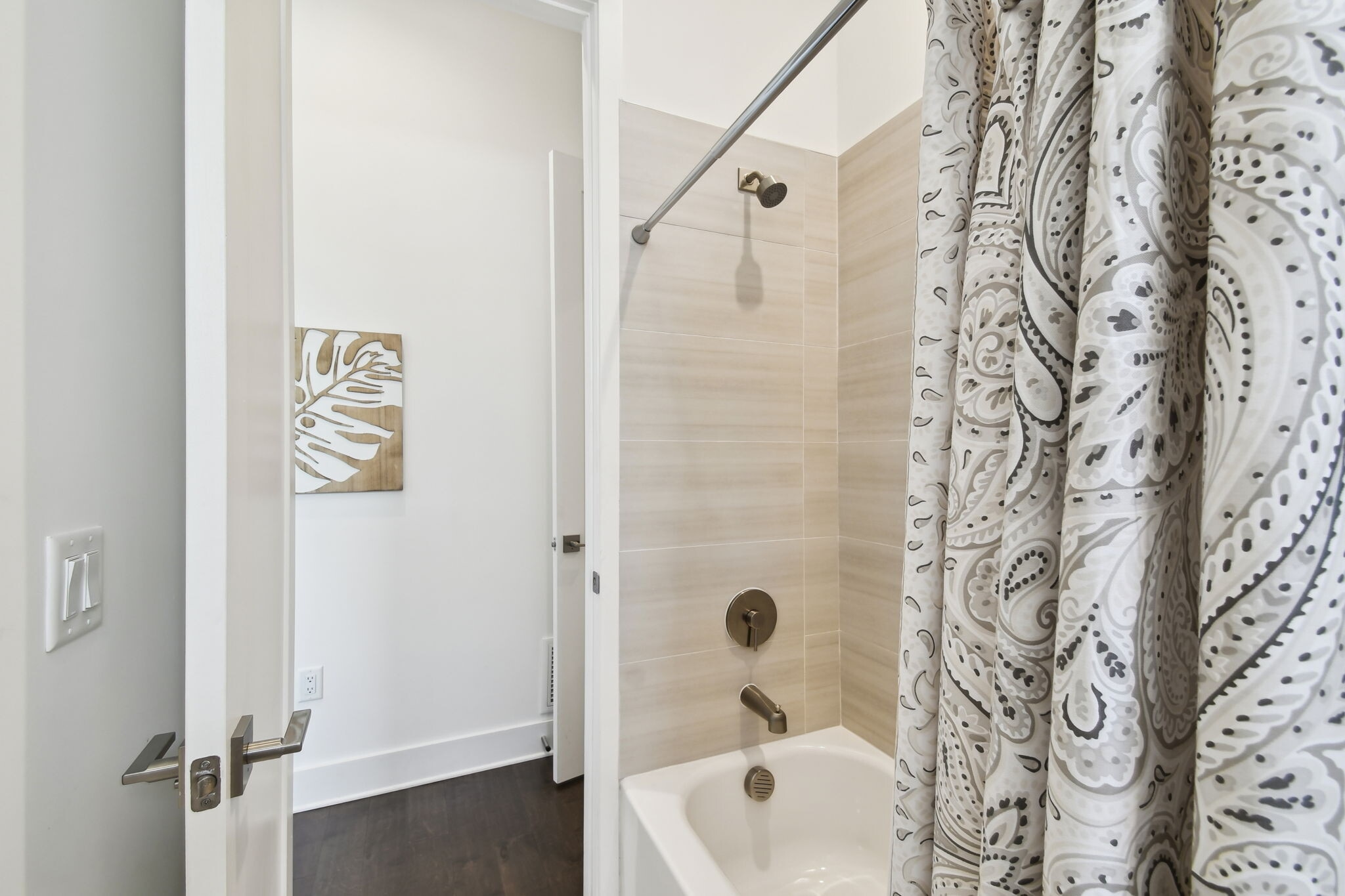 Building Photo - 3100 W Paul Ave