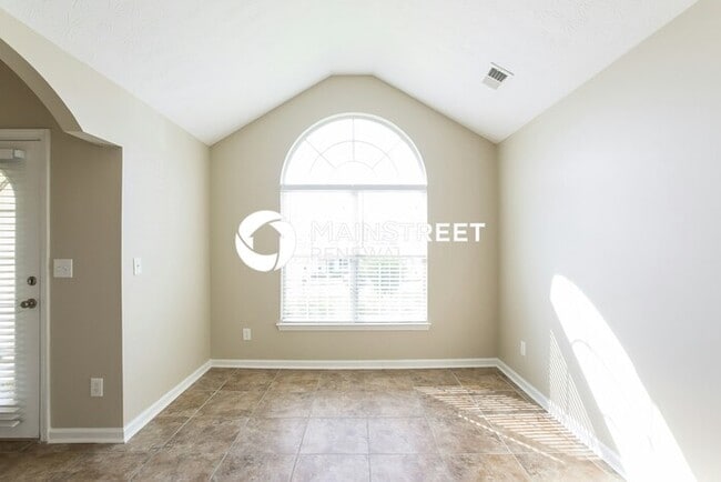 Building Photo - 3 Bedroom Pet-Friendly Home in Union City,...