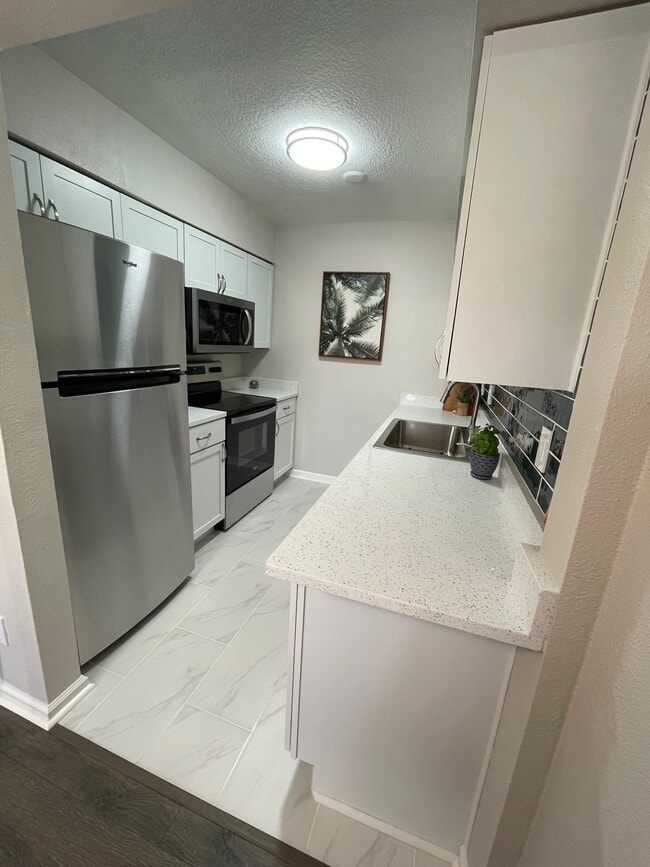 Building Photo - 5092 Beach Dr SE