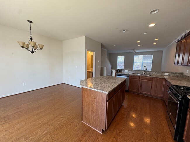 Building Photo - 107 Notions Ct