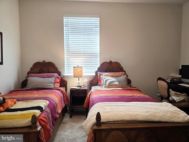 Building Photo - 268 Coral Ct