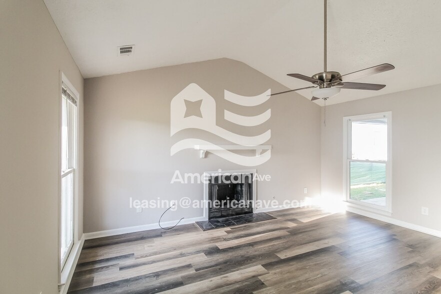 Building Photo - 882 Stafford Ct