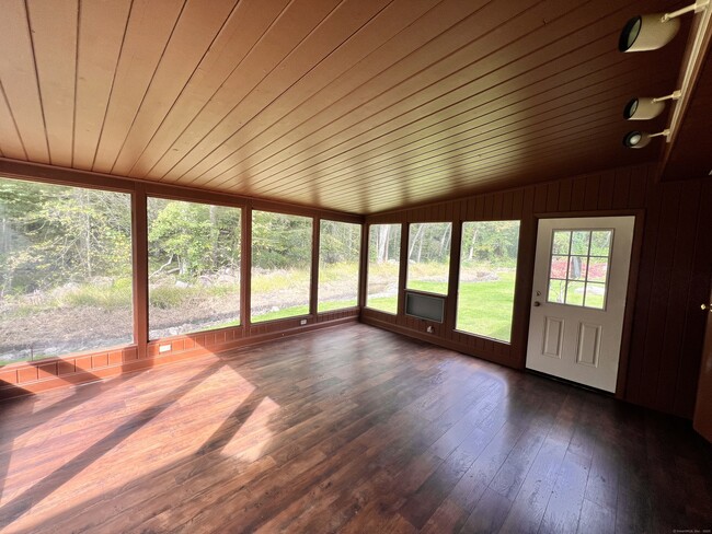Building Photo - 267 Thunder Hill Dr