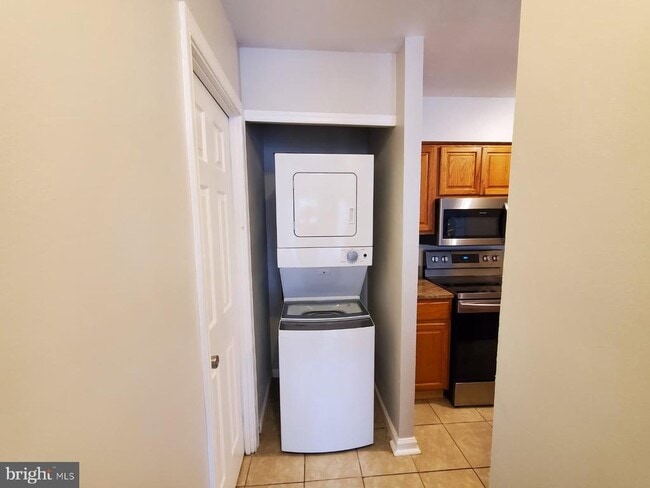 Building Photo - 8036 Pantano Pl