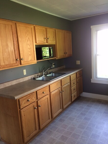 Building Photo - 1105 19th St S