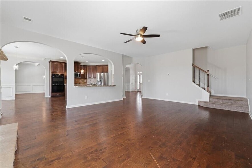 Building Photo - 523 Besra Dr