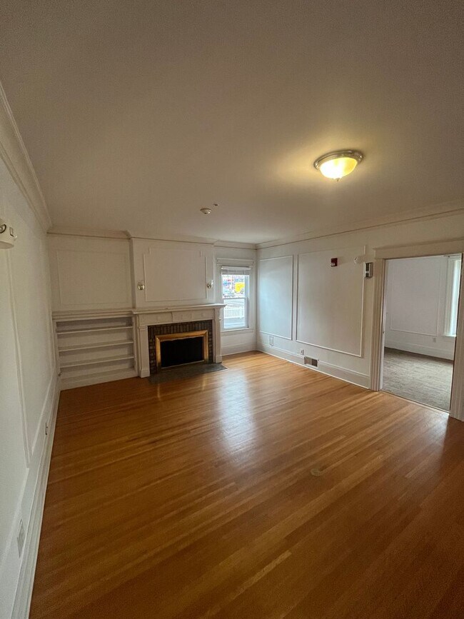 Building Photo - 2729 Dewey Ave