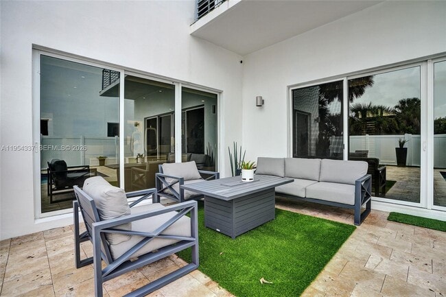 Building Photo - 9995 NW 75th St