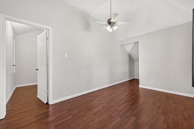 Building Photo - 12110 Laurel Ct