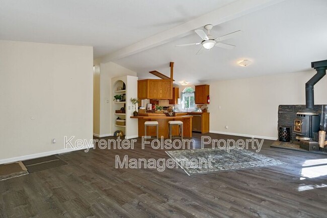 Building Photo - 2541 Deer Brush Ln