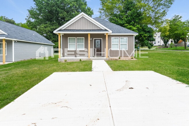 Primary Photo - HOME FOR RENT--1/2 OFF ONE MONTH!!