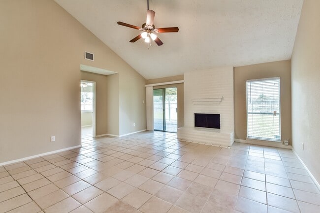 Building Photo - 9503 Bent Spur Ln