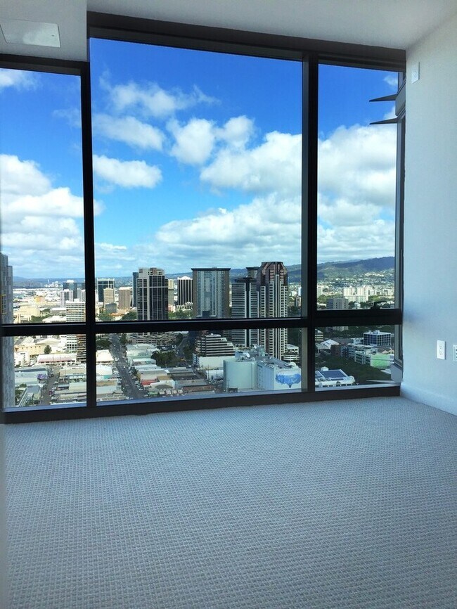 Building Photo - Kakaako: Ae'o - High Floor 1 Bed, 1 Bath, 1 Parking