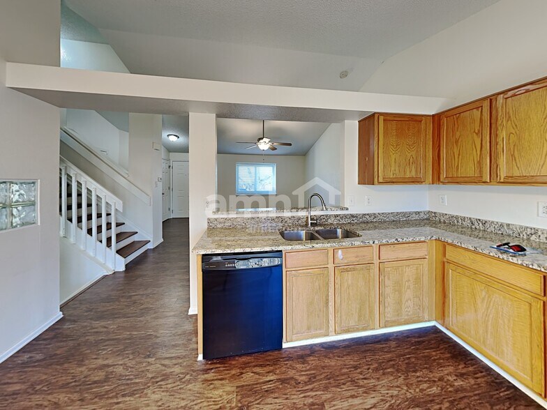 Building Photo - 12034 Glencoe St