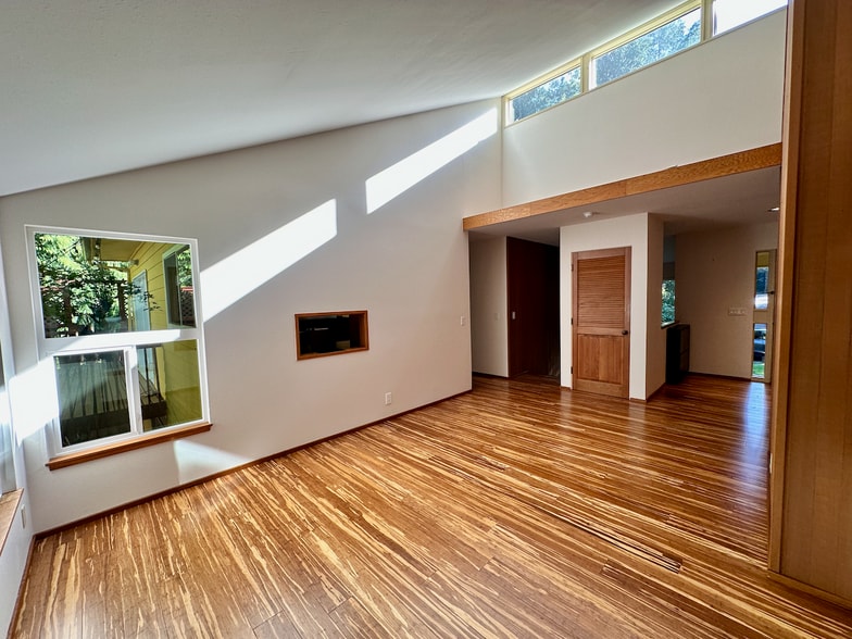 upstairs dining room 1 - 1647 Jeannette Plz NW
