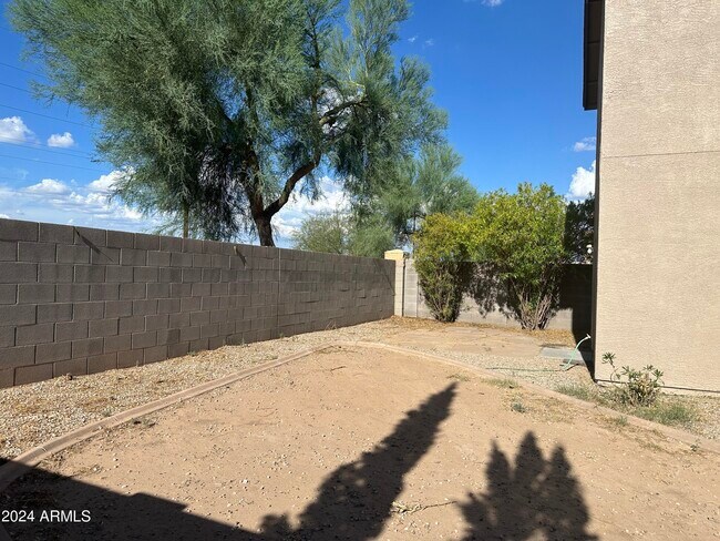 Building Photo - 2488 E Meadow Lark Way