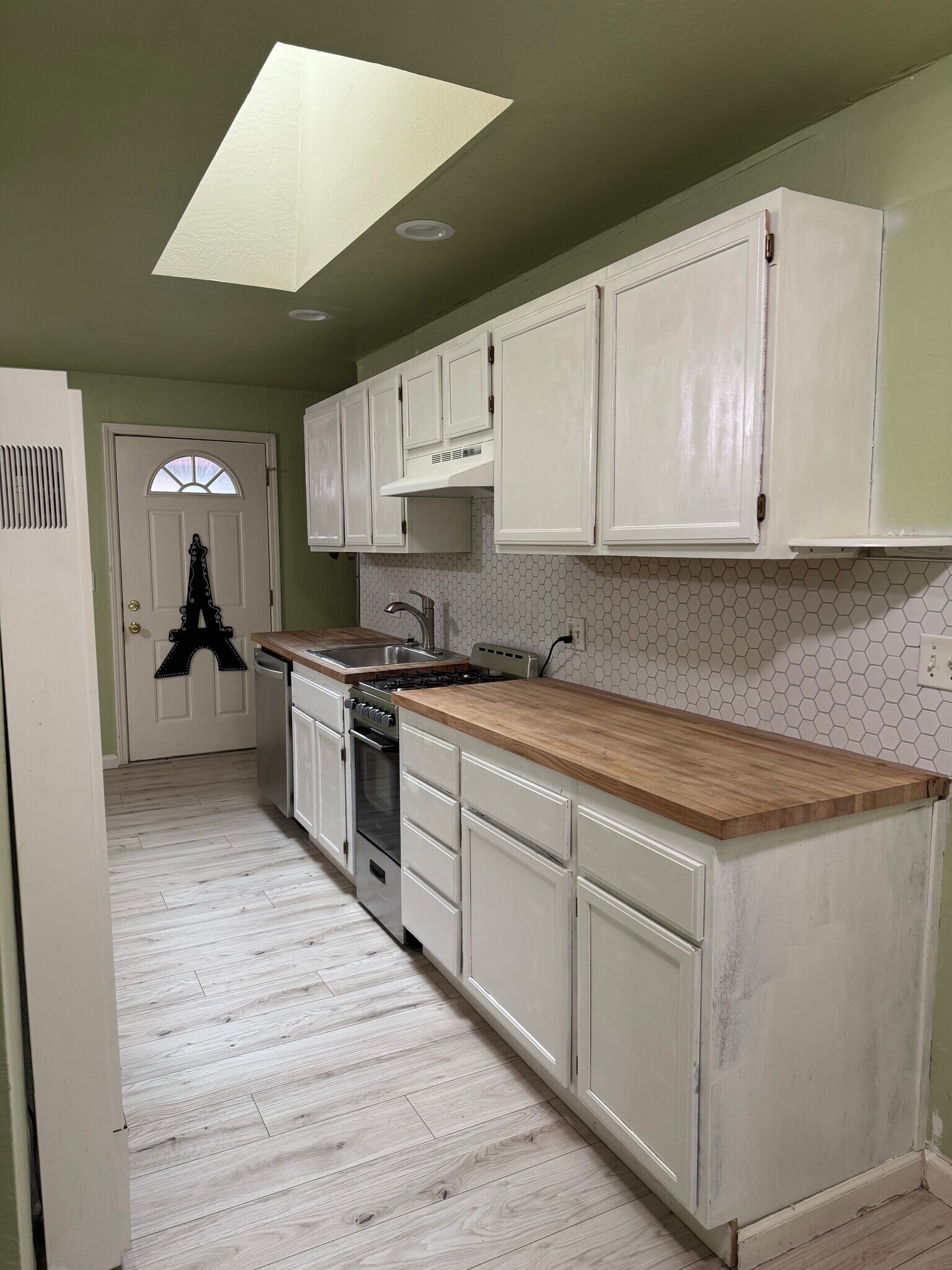 Building Photo - 852 Kellogg Ave