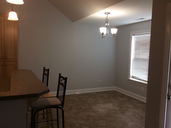 Building Photo - New Bern Family Home 3 bedroom with FROG