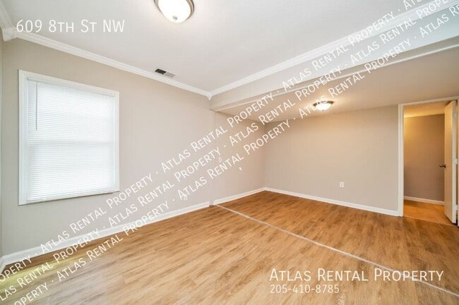 Building Photo - 609 8th St NW