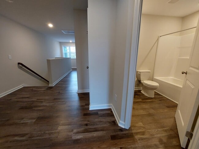 Building Photo - 504 Santa Fe Pike