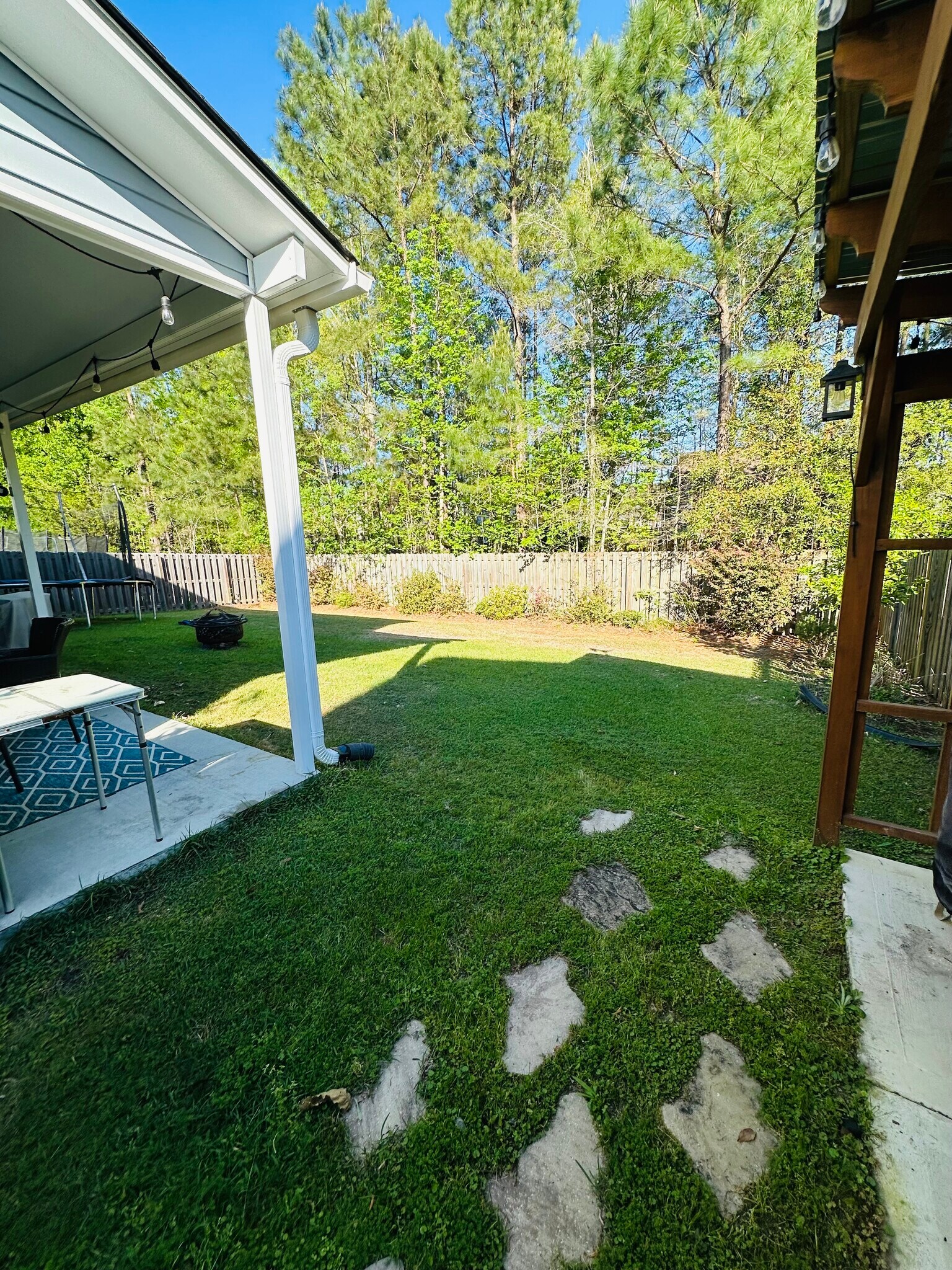 Building Photo - 226 Willow Point Cir