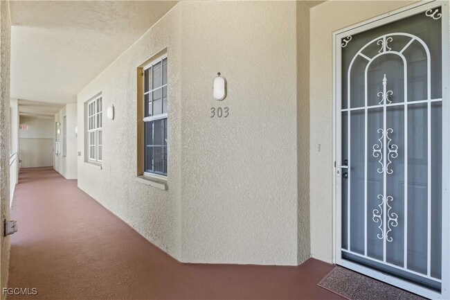 Building Photo - 1109 Van Loon Commons Cir